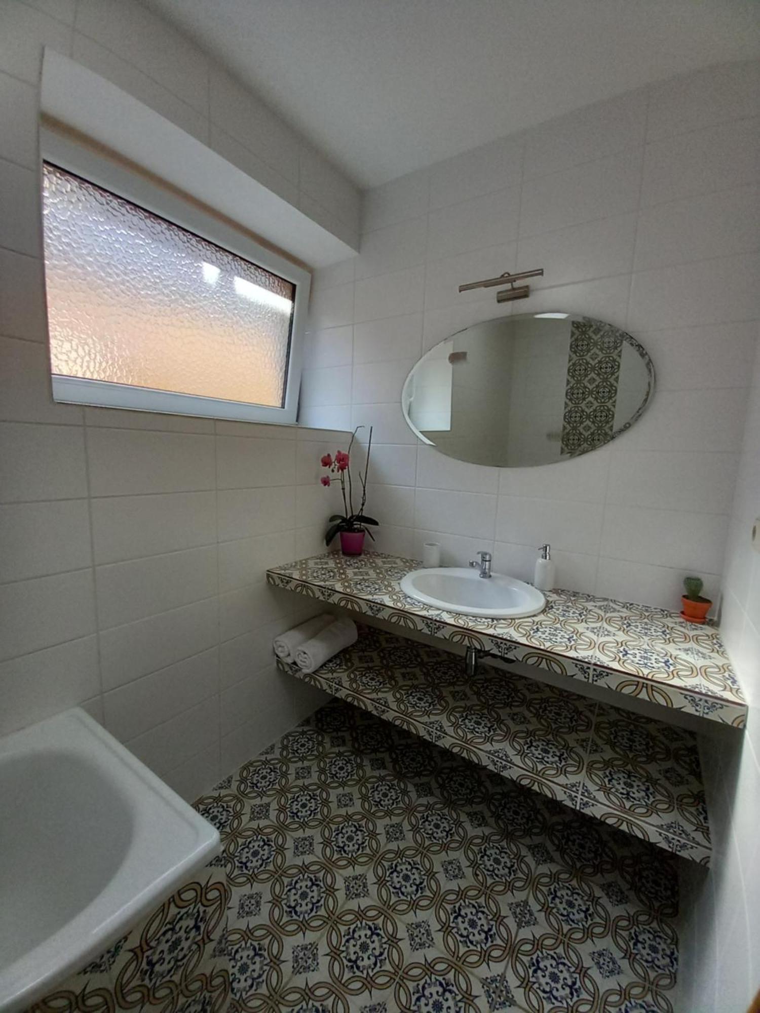 Spi V Kuklenach 1 Apartment Hradec Kralove Bagian luar foto